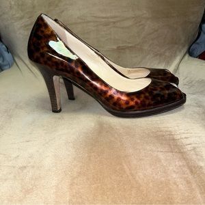 Cole Haan Air Leopard Patent Leather Peep Toe Dress Heels Women Sz 9.5B US/40EU